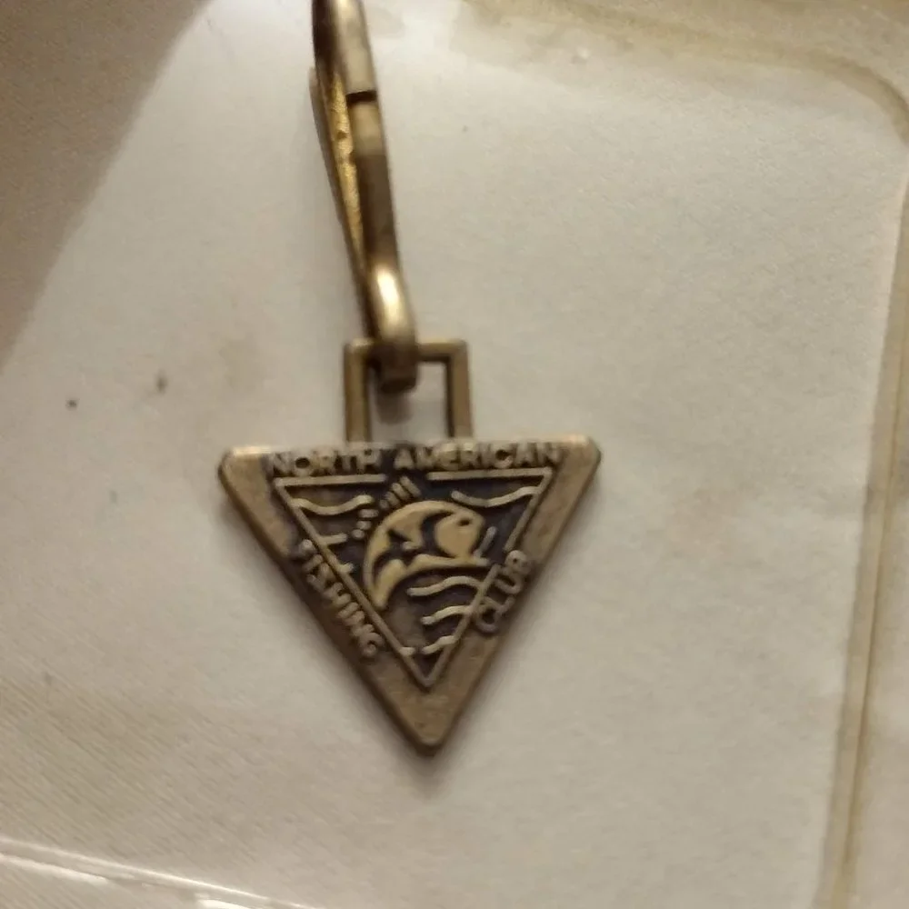VINTAGE North American Fishing Club Pendant /w Clip zipper pull charm